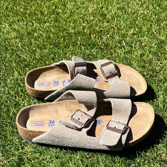 NWT BIRKENSTOCK Suede Soft Footbed Arizona Sandals - Picture 6 of 9